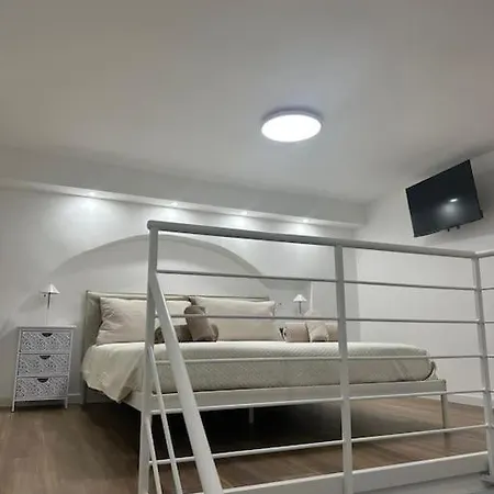 Testa House Downtown شقة سورينتو
